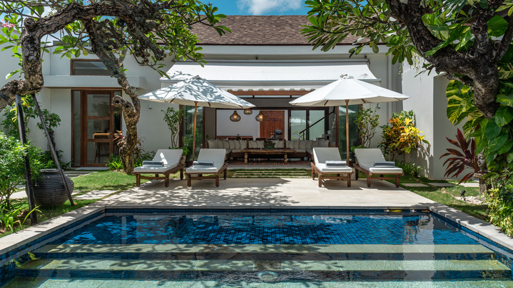 Villa Emmy - Relaxing sun loungers by the pool